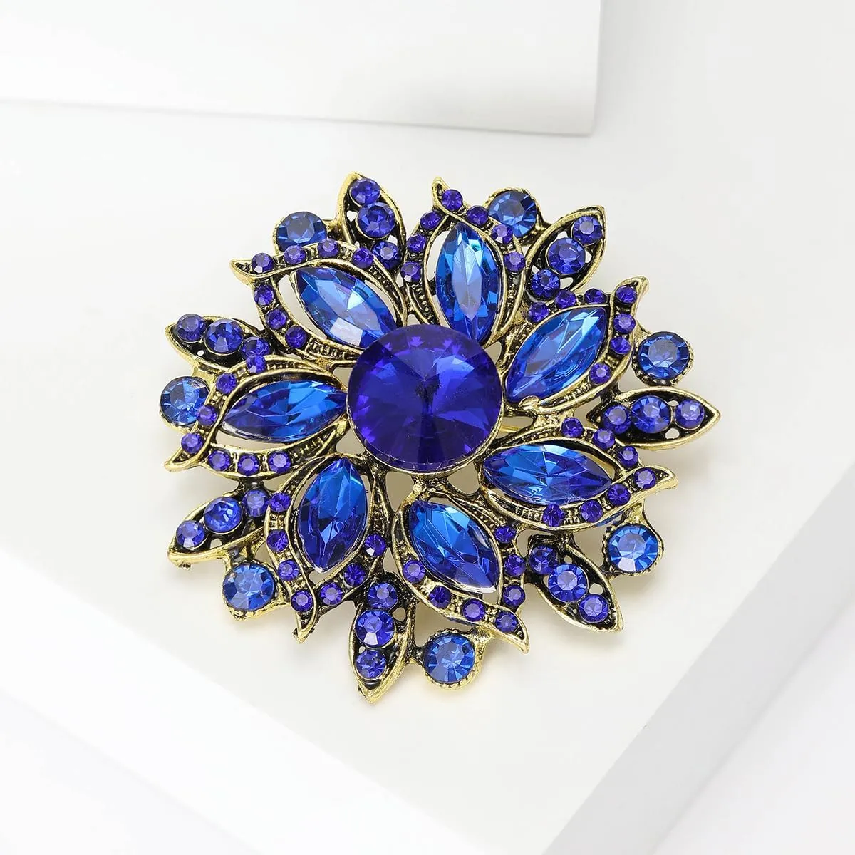Rhinestone Flower Brooch for Women Vintage Crystal Flower Brooch Pin Elegant Clothing Hat Bag Accessories Christmas Birthday Party Wedding Costume Jewelry