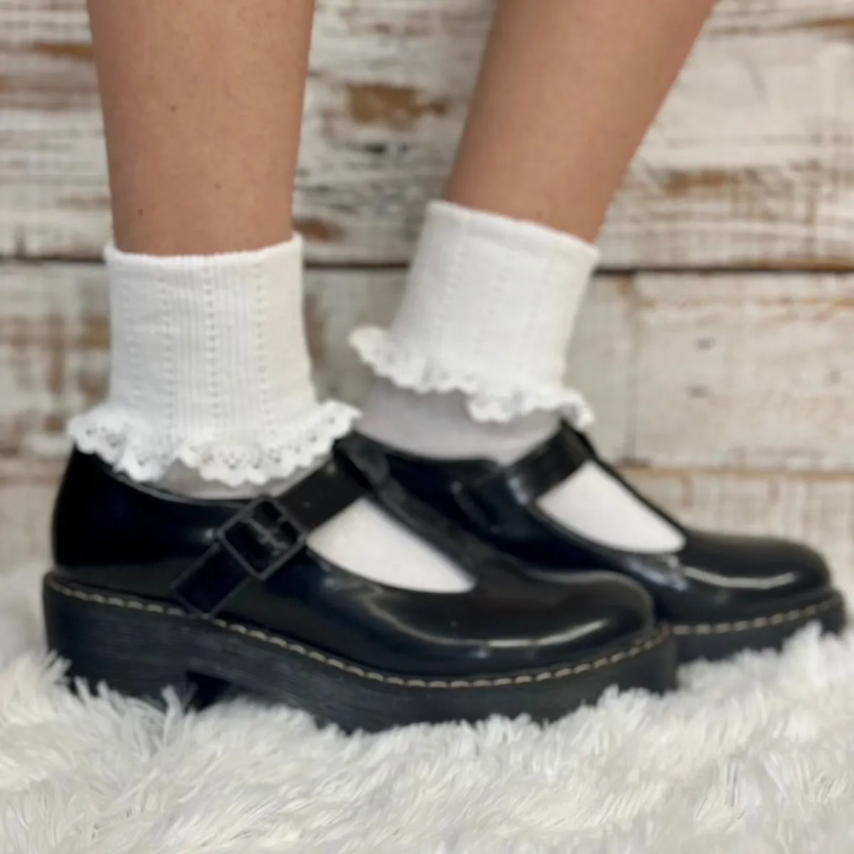 SALE lace cuff ankle socks women - white