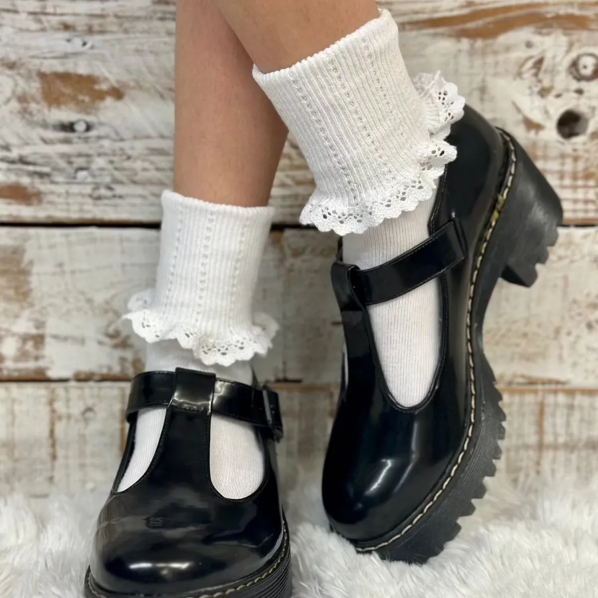 SALE lace cuff ankle socks women - white